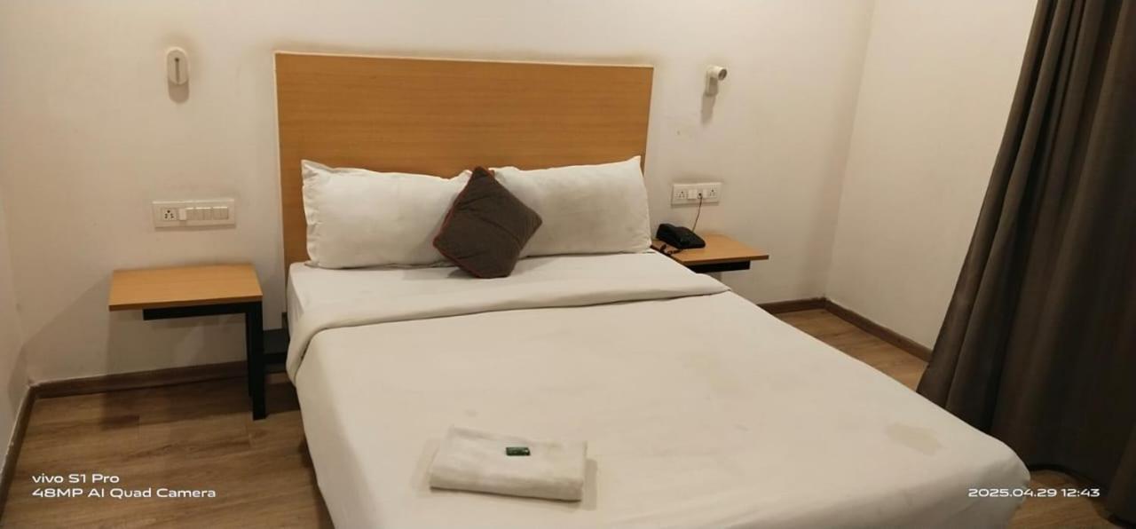 Hotel Eureka Grand กูวาฮาติ ภายนอก รูปภาพ